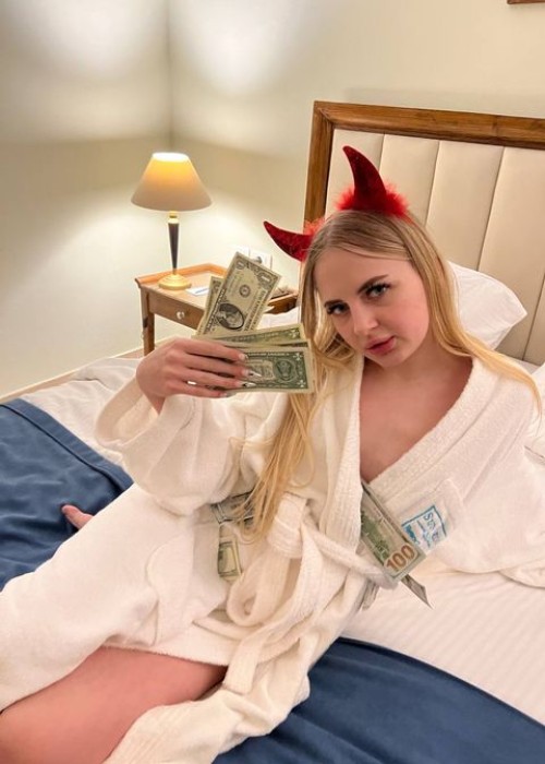 Проститутка Моника Моника